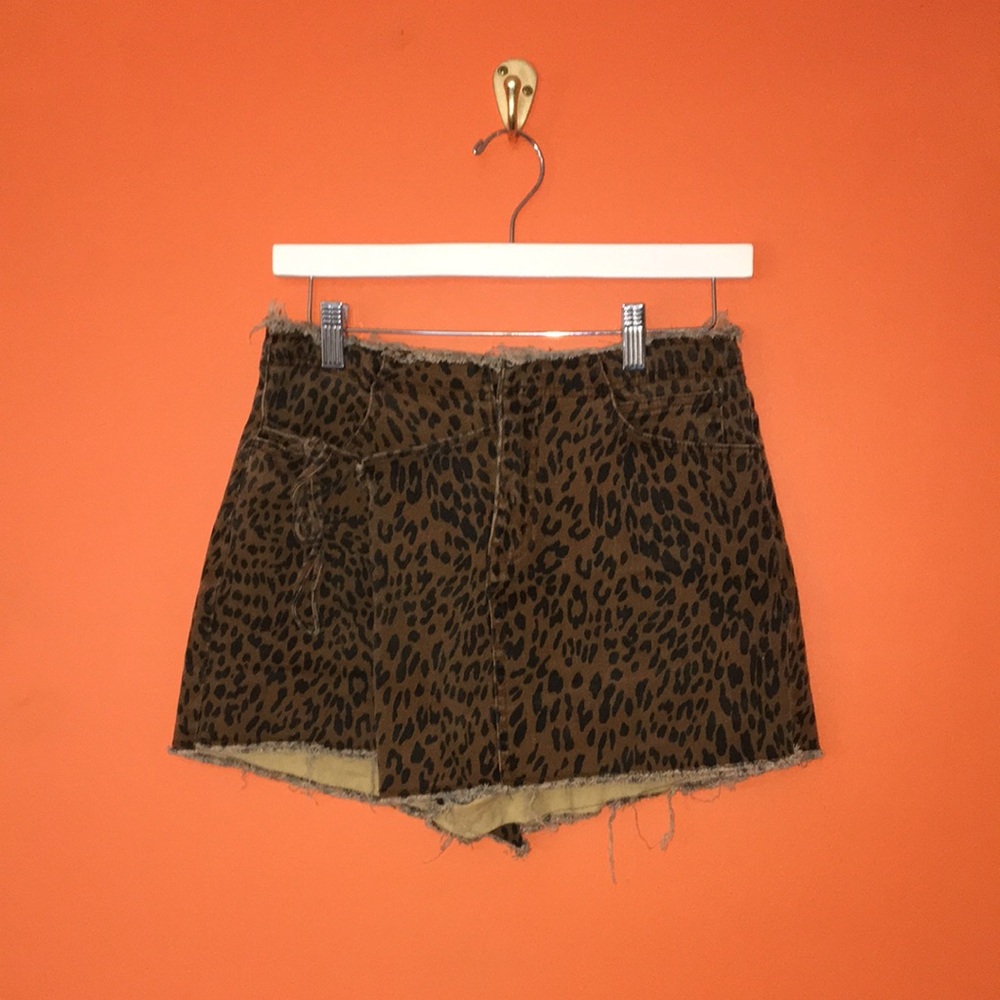 Nikki’s Beach House Leopard Print Denim Women’s Apron Front Skort Shorts Sm/Med
